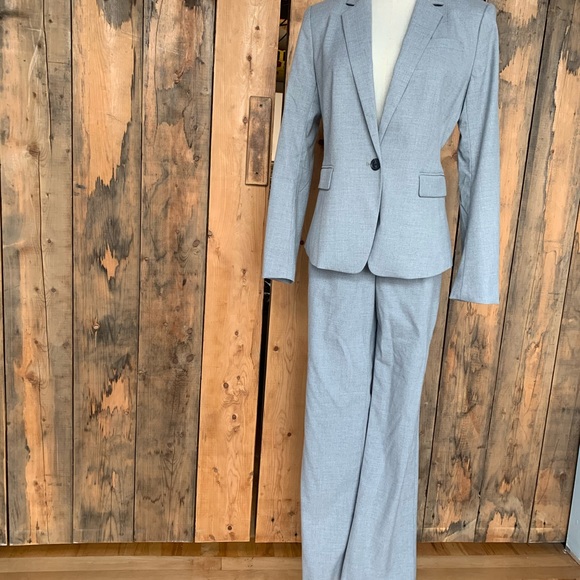 Two piece Ann Taylor Suit - Gray - Picture 3 of 8